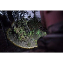 Lampe Torche Chasse 100 Lumens Zoom Noir -Pêche Produits Magasin lampe torche chasse 100 lumens zoom noir 5